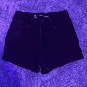 Cute black shorts size 7